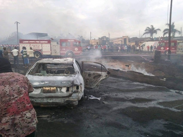 Fuel tanker go up in flames on Lagos-Ibadan Expressway, hundreds feared ...