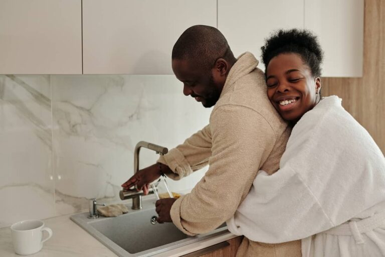 6 sure ways to know a Nigerian man really loves you - DNB Stories Africa