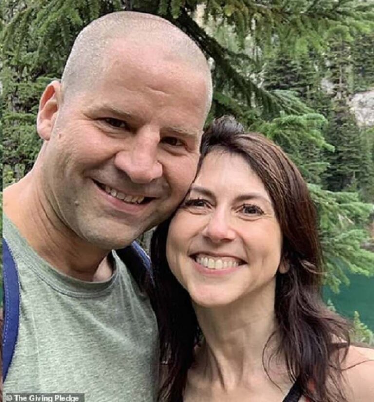 MacKenzie Scott Bio Age, Family, Marriage, Husbands, Kids, Net Worth