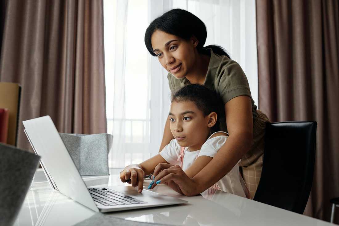 Ways to Encourage Girls to Pursue Technology - DNB Stories Africa